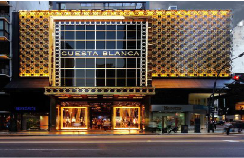 德钦门头设计与商业空间的纽带。