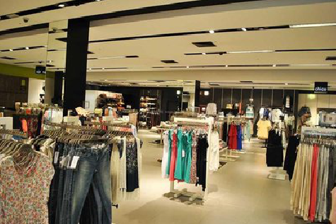 德钦商场里的店面怎么装修？